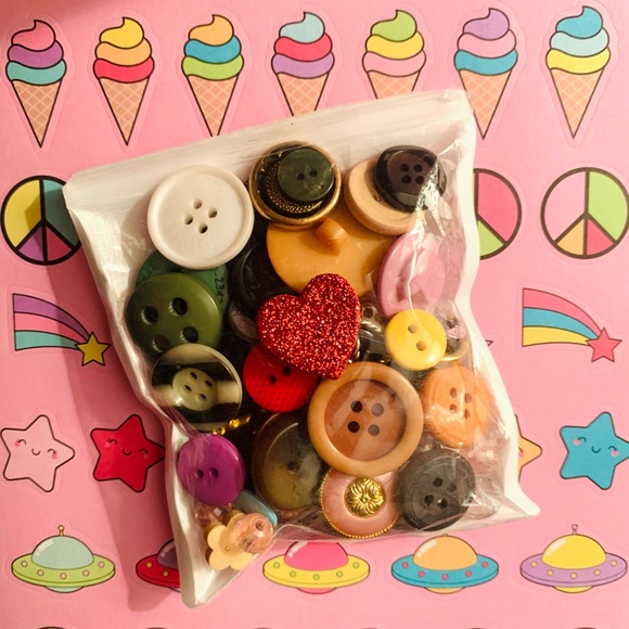 Colorful Button Set for Kids 💚 - Picture 1 of 1